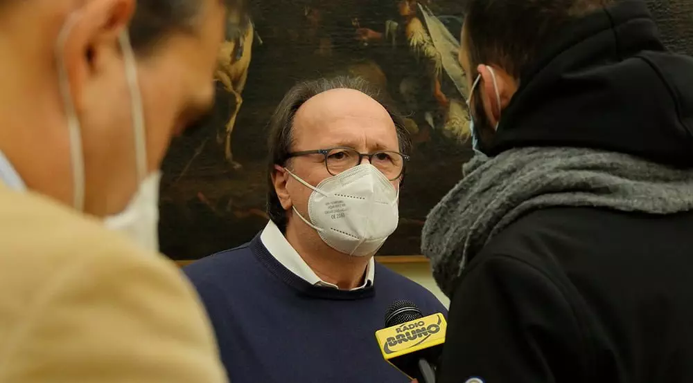 Donazione-Tablet-radio-bruno-tullo-ampollini Intervista di radio bruno all'amministratore delegato Infor Tullo Ampollini